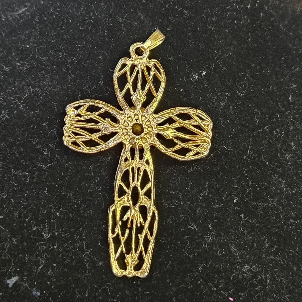 Vintage Cross pendant